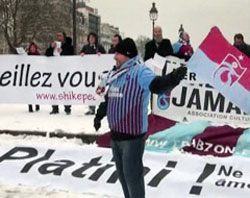 Paris'te horonlu 'şike' protestosu
