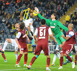 Kadıköy'de 4 gol 3 kırmızı kart !..