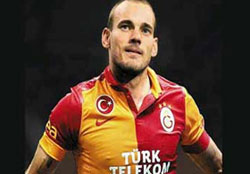 Ve Sneijder Galatasaray'a 3,5 yıllık imzayı attı