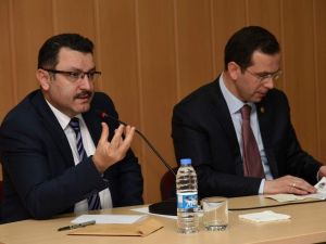 Başkan Genç ’Cumhurbaşkanlığı Hükümet Sistemi’ Panelinde Konuştu