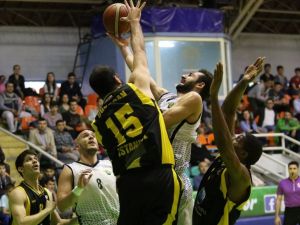 Akhisar Belediyespor Smith İle Kazandı
