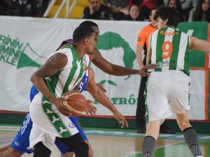 Anadolu Efes Deplasmanda Kazandı