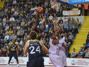 Fenerbahçe Potada Kazandı
