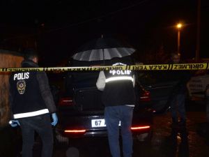 Otomobilinde Otururken Kazayla Kendini Vurdu
