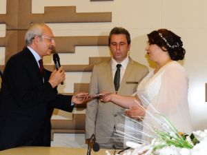 Kılıçdaroğlu Nikah Şahidi Oldu