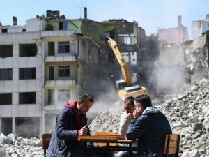 Trabzon’da Kentsel Dönüşümde ’Tavla’ Keyfi