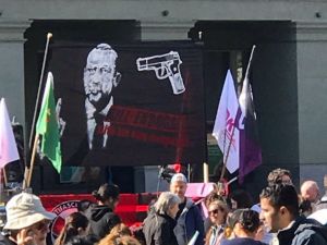 İsviçre’deki Alçak Pankartı Bakın Kim Açmış!