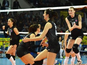 Fenerbahçe, Halkbank’a Acımadı