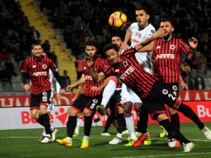 Beşiktaş Gençlerbirliği Karşısında Üstün