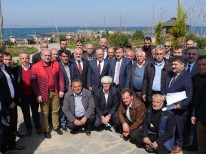 Başkan Gümrükçüoğlu Çarşıbaşı’daki Çalışmaları Muhtarlarla Değerlendirdi