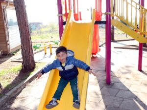 6 Yaşındaki Çocuk Parkta Oynarken Kalp Krizinden Öldü