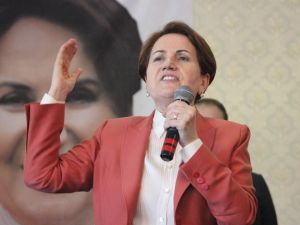 Boş Salona Seslendi