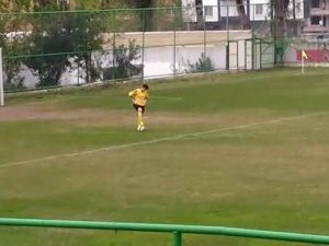 Futbol Sahalarında Görülmemiş Olay!