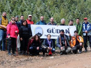 Gümüşhaneli Dağcılardan Doğa Yürüyüşü