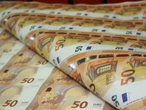 Yeni 50 Euro’luk Banknotlar Yarın Piyasada