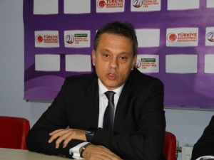 Fenerbahçe Hocasıyla Yolları Ayırdı
