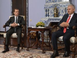 Medvedev’e Taziye Telefonu