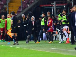 Türkiye’nin İlk Kadın Saha Komiseri Tt Arena’da Görevdeydi