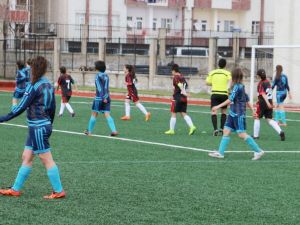 Kadınlar Futbol Maçında Kavga Çıktı