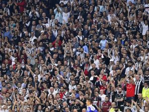Beşiktaş Taraftarına İzin Çıktı