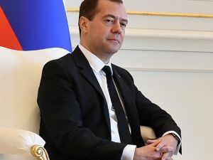 Medvedev ’Metro Güvenliği’ Yasasını İmzaladı