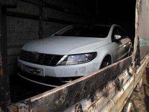 Yanan Tır Dorsesinden Sıfır Otomobil Çıktı