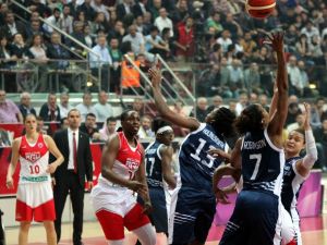 Yakındoğu Üniversitesi Deplasmanda Kazandı