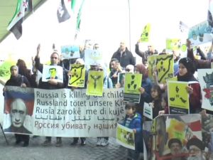 İdlib’teki Kimyasal Saldırı Viyana’da Protesto Edildi