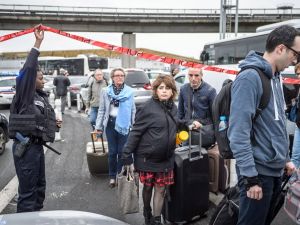 Paris’te Sebep Göstermeksizin Bagaj Araması Yapılabilecek