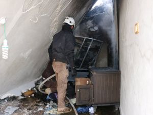 Esed Bombalamaya Devam Ediyor
