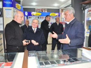 Ak Parti Trabzon Milletvekilleri Referandum Çalışmalarını Sürdürdü