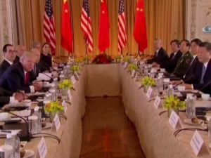 Trump Ve Çin Devlet Başkanı Jinping İle Bir Araya Geldi