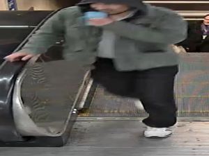 İsveç Polisi Bu Adamı Arıyor
