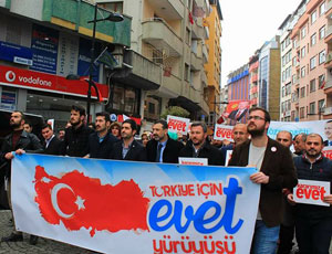 Rize TÜGVA'dan "Türkiye İçin Evet" Yürüyüşü
