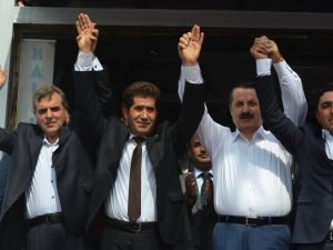 Chp Ve Hdp’den Ak Parti’ye ’Evet’ Katılımı