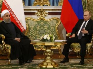 Putin’le Ruhani Telefonda Görüştü
