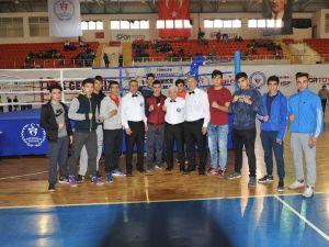 41 İlden 320 Sporcu Trabzon’da Şampiyon Olmak İçin Yumruk Atıyor
