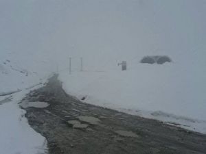 Rize-Erzurum Karayolu Ovit Geçidi Kar Nedeniyle Yeniden Ulaşıma Kapandı