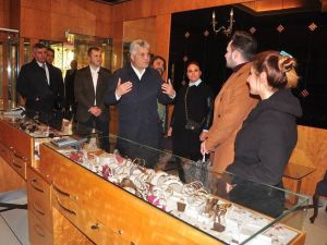 Ak Parti Trabzon Milletvekillerini Günnar Ve Cora Referandum Çalışmalarını Sürdürdü