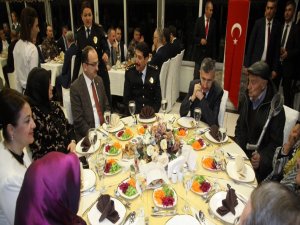 Rize'de Şehit Polis Ailelerine Yemek Düzenlendi