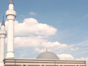 Fransa Güvenlik Bahanesiyle Bir Camiyi Daha Kapattı