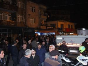 5 Yaşında Çocuk Öldü, Mahalleli Yolu Kapattı