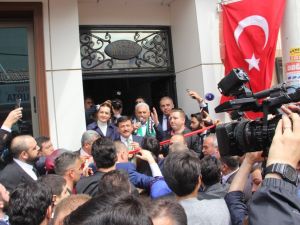 Vatandaşlarla Bir Araya Geldi, Açılış Yaptı