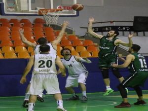 Akhisar Belediyespor Evinde Lidere Boyun Eğdi