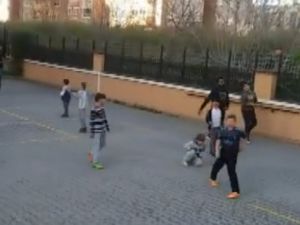 Lens Çocuklarla Top Oynadı
