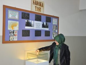 “Sadaka Taşı” Geleneği Bu Okulda Yaşatılıyor