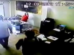 Dev Ayna Kafasına Düştü: O Anlar Kamerada