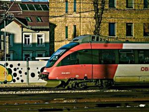 İki Yolcu Treni Çarpıştı: 7 Yaralı