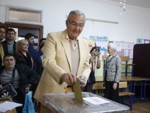 Baykal’ın Oy Kullandığı Sandıktan ’Hayır’ Çıktı