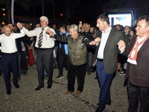 Gümüşhane’de ‘Başkan Erdoğan’ Sloganlarıyla Kutlama Yapıldı